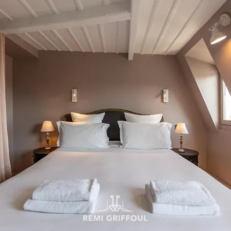 Dolphin View - 2nd Floor - Beautiful Flat With View Of The Port Lägenhet