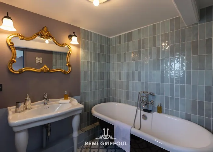 Dolphin View - 2nd Floor - Beautiful Flat With View Of The Port Lejlighed