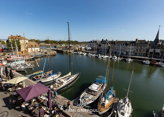 Dolphin View - 2nd Floor - Beautiful Flat With View Of The Port Lejlighed Honfleur